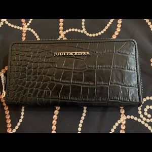 Judith Ripka Leather Blk Wallet